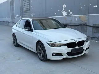 BMW 3 Series 2018 320i M Edición nocturna deportiva exterior foto 3 BMW 3 Series 2018 320i M Edición nocturna deportiva exterior foto 3