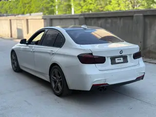 BMW 3 Series 2018 320i M Edición nocturna deportiva exterior foto 4 BMW 3 Series 2018 320i M Edición nocturna deportiva exterior foto 4