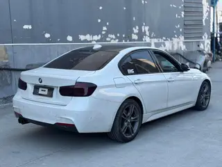 BMW 3 Series 2018 320i M Edición nocturna deportiva interior foto 6 BMW 3 Series 2018 320i M Edición nocturna deportiva interior foto 6