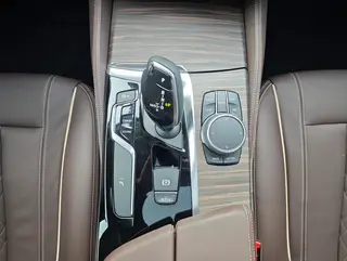 BMW 5 Series 2018 Restyling 530Li xDrive Luxury Set interior photo 15 BMW 5 Series 2018 Restyling 530Li xDrive Luxury Set interior photo 15