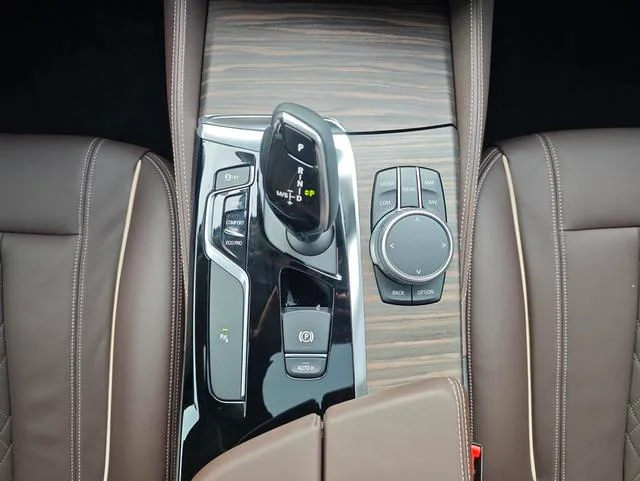 BMW 5 Series 2018 Restyling 530Li xDrive Luxury Set interior photo 15 BMW 5 Series 2018 Restyling 530Li xDrive Luxury Set interior photo 15