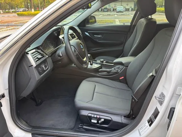BMW 3 Series 2017 320Li Модный тип экстерьер фото 7 BMW 3 Series 2017 320Li Модный тип экстерьер фото 7
