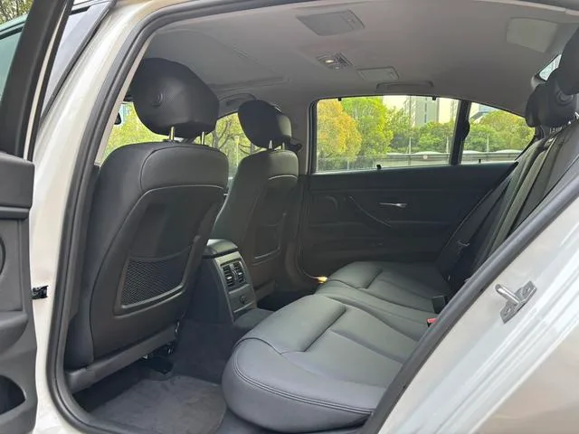 BMW 3 Series 2017 320Li Модный тип интерьер фото 9 BMW 3 Series 2017 320Li Модный тип интерьер фото 9