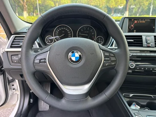 BMW 3 Series 2017 320Li Модный тип интерьер фото 11 BMW 3 Series 2017 320Li Модный тип интерьер фото 11