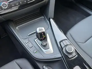 BMW 3 Series 2017 320Li Модный тип интерьер фото 13 BMW 3 Series 2017 320Li Модный тип интерьер фото 13