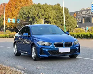 BMW 1 Series 2019 118i M Conjunto deportivo exterior foto 3 BMW 1 Series 2019 118i M Conjunto deportivo exterior foto 3