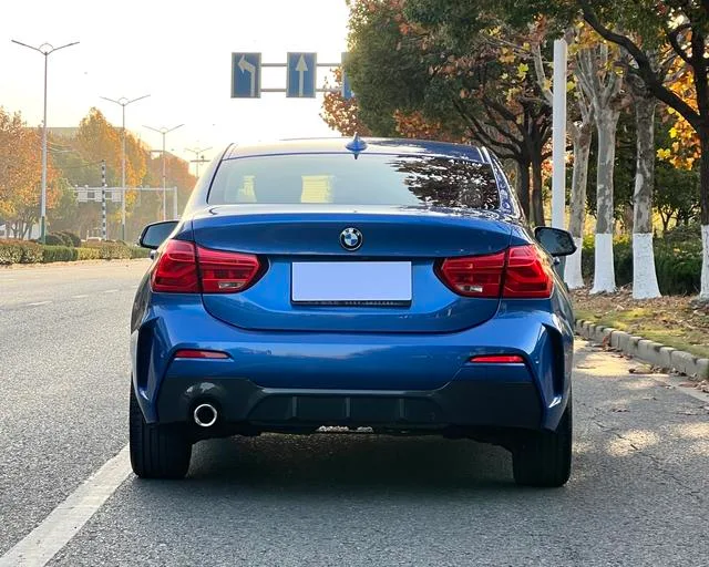 BMW 1 Series 2019 118i M Conjunto deportivo exterior foto 5 BMW 1 Series 2019 118i M Conjunto deportivo exterior foto 5