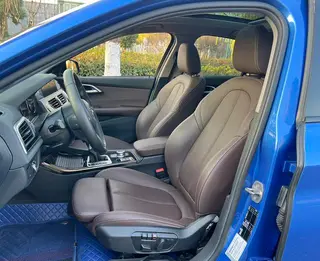 BMW 1 Series 2019 118i M Conjunto deportivo exterior foto 8 BMW 1 Series 2019 118i M Conjunto deportivo exterior foto 8
