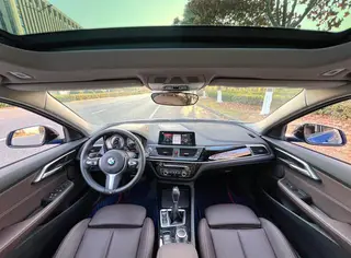 BMW 1 Series 2019 118i M Conjunto deportivo interior foto 10 BMW 1 Series 2019 118i M Conjunto deportivo interior foto 10