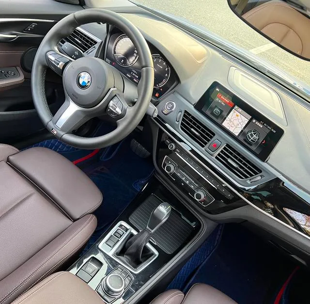BMW 1 Series 2019 118i M Conjunto deportivo interior foto 12 BMW 1 Series 2019 118i M Conjunto deportivo interior foto 12