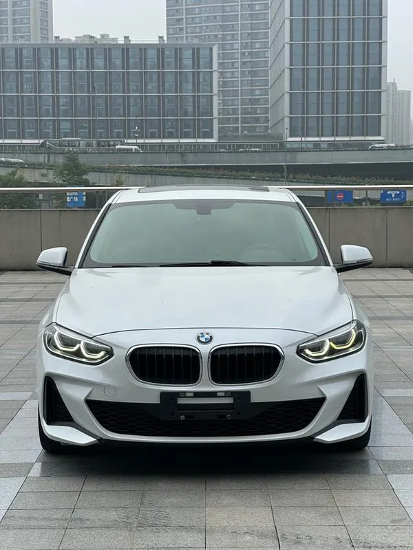 BMW 1 Series 2019 120i Leading Type M Sports suit exterior photo 2 BMW 1 Series 2019 120i Leading Type M Sports suit exterior photo 2