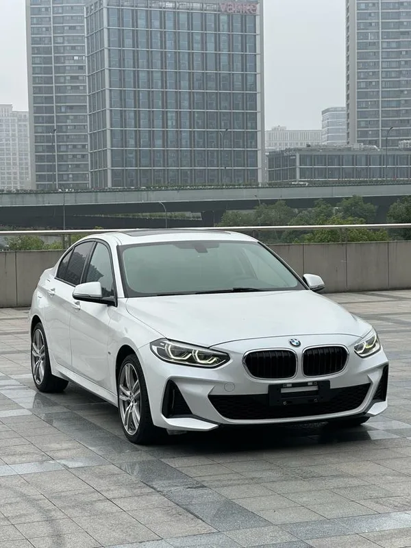 BMW 1 Series 2019 120i Leading Type M Sports suit exterior photo 3 BMW 1 Series 2019 120i Leading Type M Sports suit exterior photo 3