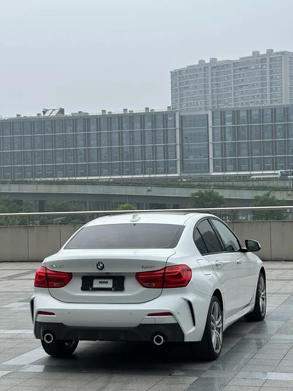 BMW 1 Series 2019 120i Leading Type M Sports suit exterior photo 7 BMW 1 Series 2019 120i Leading Type M Sports suit exterior photo 7