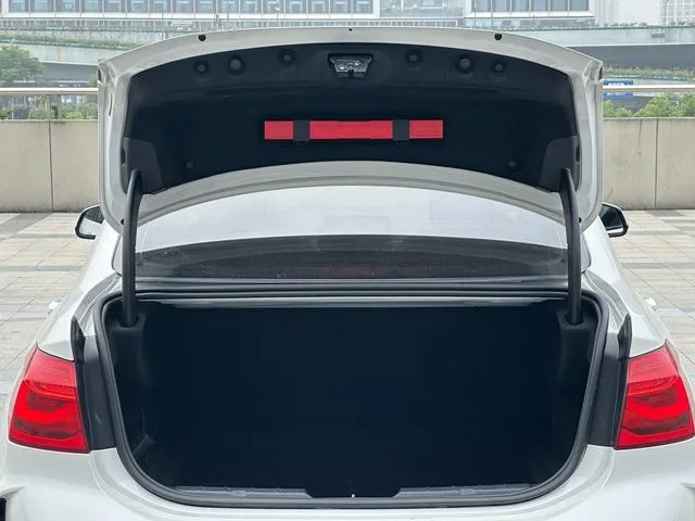 BMW 1 Series 2019 120i Leading Type M Sports suit interior photo 19 BMW 1 Series 2019 120i Leading Type M Sports suit interior photo 19