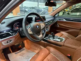 BMW 7 Series 2021 740Li xDrive Tipo administrativo Traje de lujo exterior foto 4 BMW 7 Series 2021 740Li xDrive Tipo administrativo Traje de lujo exterior foto 4