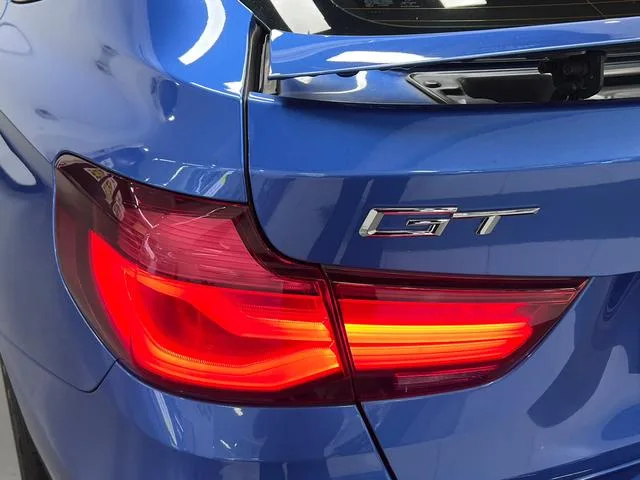 BMW 3 Series GT 2019 320i M Sports Obsidian Night Edition interior photo 13 BMW 3 Series GT 2019 320i M Sports Obsidian Night Edition interior photo 13