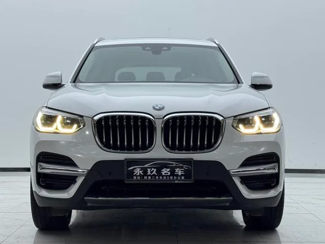 BMW X3 2021 xDrive25i Роскошный набор экстерьер фото 4 BMW X3 2021 xDrive25i Роскошный набор экстерьер фото 4