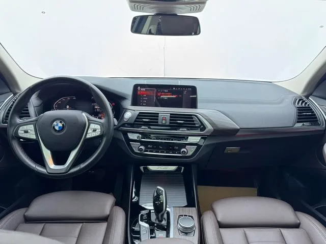BMW X3 2021 xDrive25i Роскошный набор экстерьер фото 8 BMW X3 2021 xDrive25i Роскошный набор экстерьер фото 8