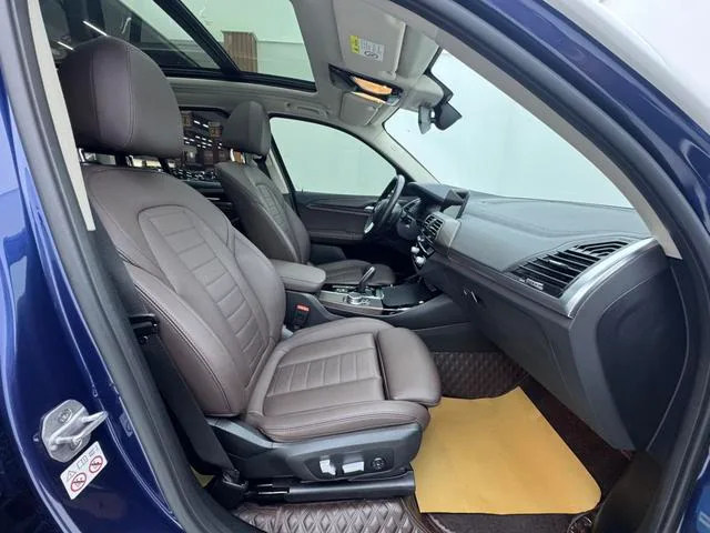 BMW X3 2021 xDrive25i Роскошный набор интерьер фото 11 BMW X3 2021 xDrive25i Роскошный набор интерьер фото 11