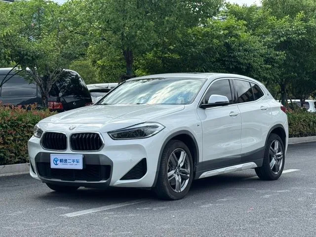 BMW X2 2021 sDrive25i Лидирующий M Спортивный костюм экстерьер фото 1 BMW X2 2021 sDrive25i Лидирующий M Спортивный костюм экстерьер фото 1