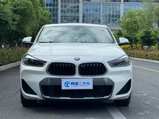BMW X2 2021 sDrive25i Лидирующий M Спортивный костюм экстерьер фото 2 BMW X2 2021 sDrive25i Лидирующий M Спортивный костюм экстерьер фото 2