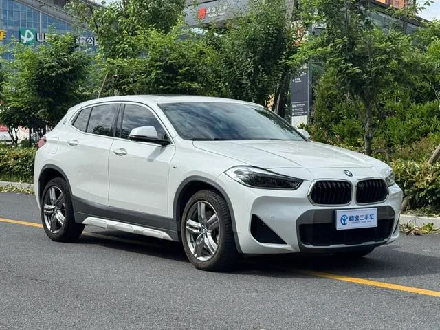 BMW X2 2021 sDrive25i Лидирующий M Спортивный костюм экстерьер фото 3 BMW X2 2021 sDrive25i Лидирующий M Спортивный костюм экстерьер фото 3