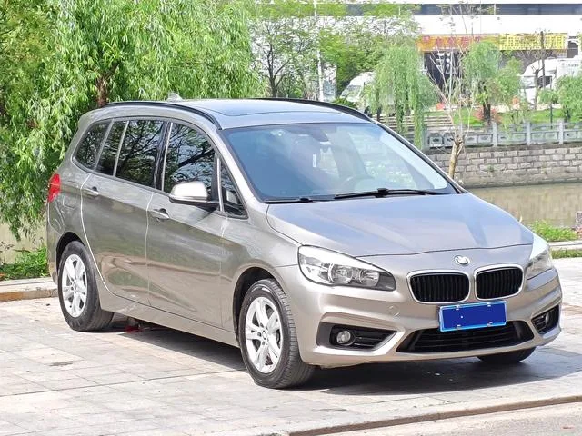 BMW 2 Series Touring 2016 218i Leading Type exterior photo 3 BMW 2 Series Touring 2016 218i Leading Type exterior photo 3