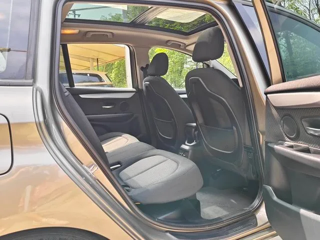 BMW 2 Series Touring 2016 218i Leading Type interior photo 12 BMW 2 Series Touring 2016 218i Leading Type interior photo 12