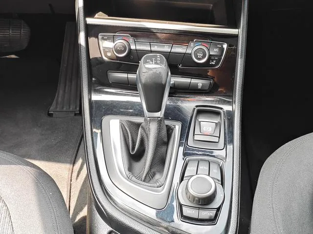 BMW 2 Series Touring 2016 218i Leading Type interior photo 15 BMW 2 Series Touring 2016 218i Leading Type interior photo 15