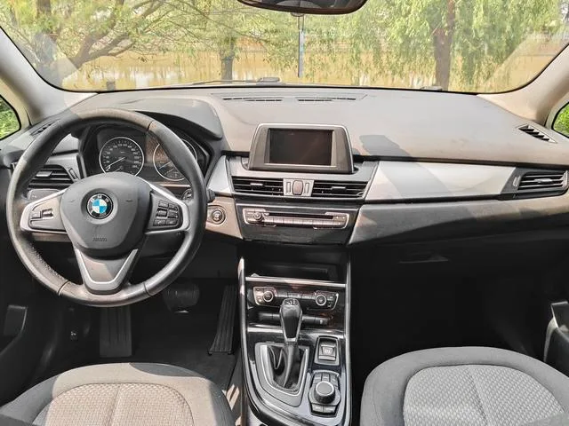 BMW 2 Series Touring 2016 218i Leading Type interior photo 18 BMW 2 Series Touring 2016 218i Leading Type interior photo 18