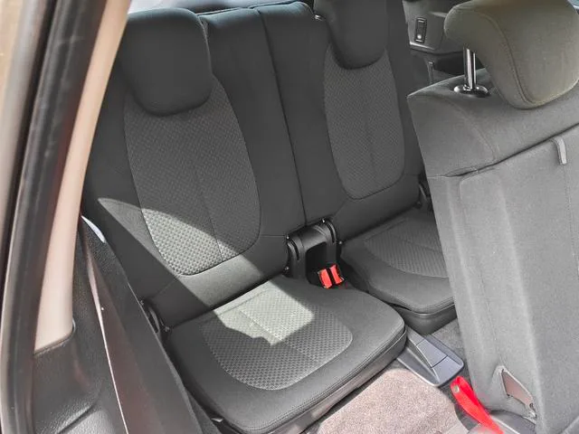 BMW 2 Series Touring 2016 218i Leading Type interior photo 20 BMW 2 Series Touring 2016 218i Leading Type interior photo 20