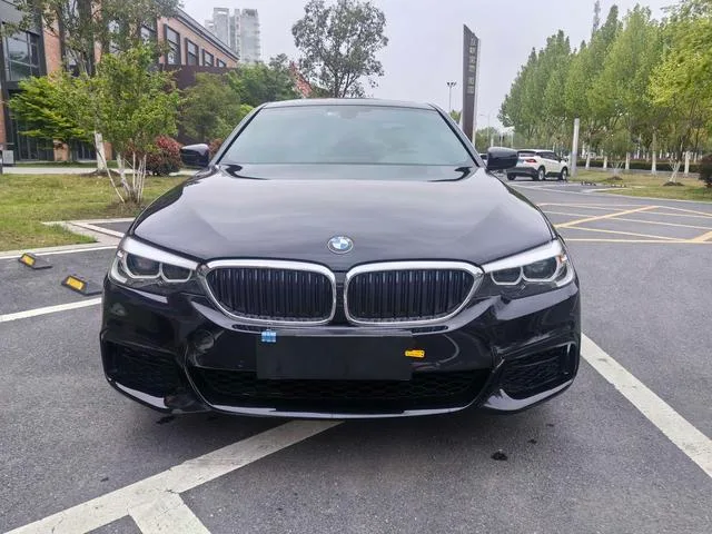 BMW 5 Series 2020 525Li M Sports suit exterior photo 2 BMW 5 Series 2020 525Li M Sports suit exterior photo 2