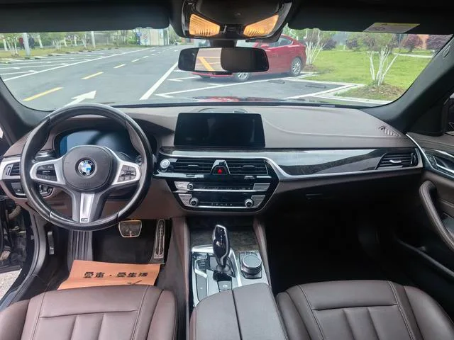 BMW 5 Series 2020 525Li M Sports suit interior photo 9 BMW 5 Series 2020 525Li M Sports suit interior photo 9