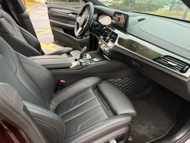 BMW 6 Series GT 2020 630i M Conjunto deportivo interior foto 8 BMW 6 Series GT 2020 630i M Conjunto deportivo interior foto 8