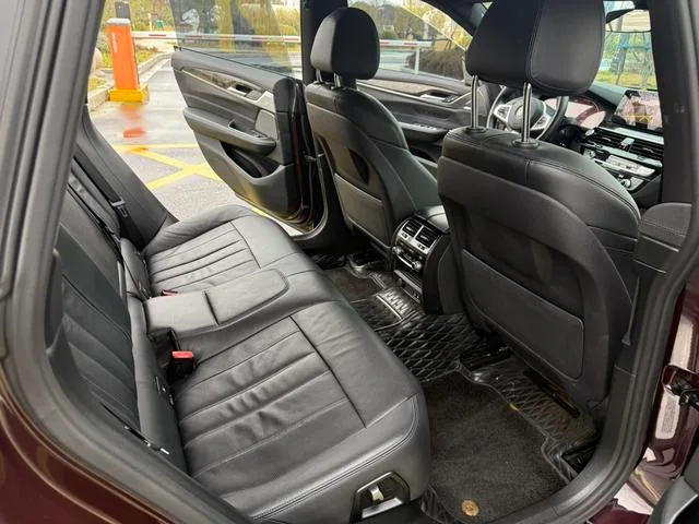 BMW 6 Series GT 2020 630i M Conjunto deportivo interior foto 9 BMW 6 Series GT 2020 630i M Conjunto deportivo interior foto 9