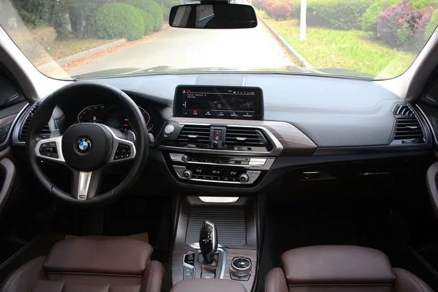 BMW X3 2020 xDrive28i M Ensemble de sport intérieur photo 12 BMW X3 2020 xDrive28i M Ensemble de sport intérieur photo 12