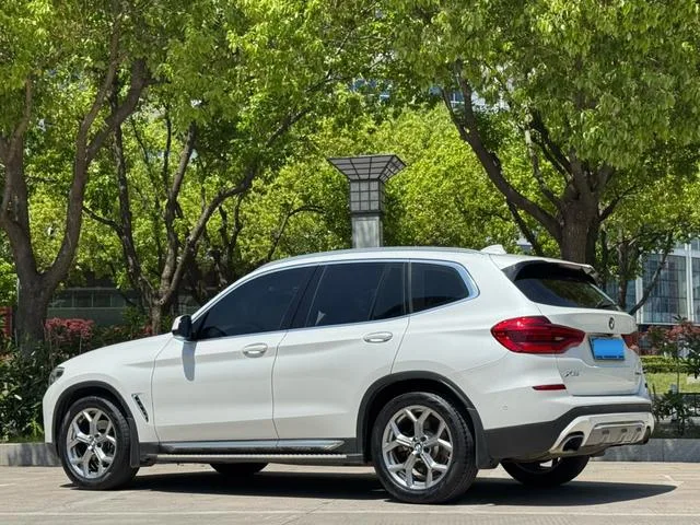 BMW X3 2019 xDrive28i Luxury Set exterior photo 7 BMW X3 2019 xDrive28i Luxury Set exterior photo 7