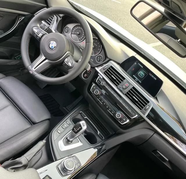 BMW 3 Series GT 2019 320i Estilo de moda interior foto 10 BMW 3 Series GT 2019 320i Estilo de moda interior foto 10