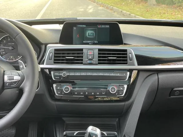 BMW 3 Series GT 2019 320i Estilo de moda interior foto 13 BMW 3 Series GT 2019 320i Estilo de moda interior foto 13
