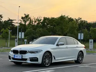 BMW 5 Series 2018 530Li Premium Class M Sports suit exterior photo 1 BMW 5 Series 2018 530Li Premium Class M Sports suit exterior photo 1