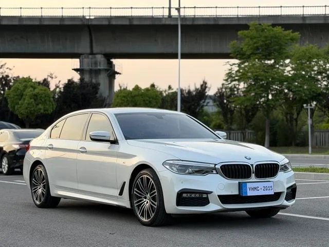 BMW 5 Series 2018 530Li Premium Class M Sports suit exterior photo 3 BMW 5 Series 2018 530Li Premium Class M Sports suit exterior photo 3