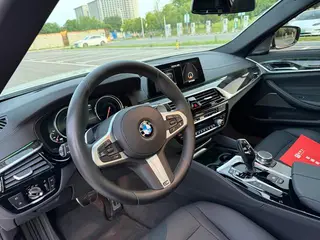 BMW 5 Series 2018 530Li Premium Class M Sports suit exterior photo 6 BMW 5 Series 2018 530Li Premium Class M Sports suit exterior photo 6