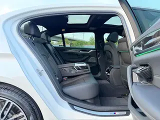 BMW 5 Series 2018 530Li Premium Class M Sports suit interior photo 20 BMW 5 Series 2018 530Li Premium Class M Sports suit interior photo 20