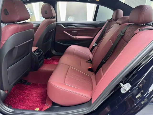 BMW 5 Series 2021 530Li Líder M Conjunto deportivo interior foto 14 BMW 5 Series 2021 530Li Líder M Conjunto deportivo interior foto 14