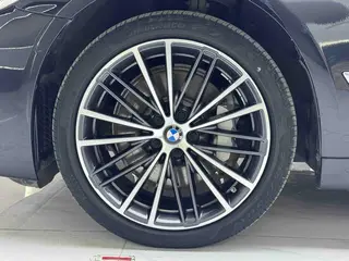 BMW 5 Series 2021 530Li Líder M Conjunto deportivo interior foto 16 BMW 5 Series 2021 530Li Líder M Conjunto deportivo interior foto 16