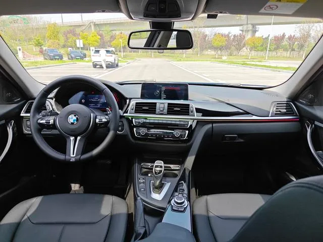 BMW 3 Series 2017 320Li M Deporte exterior foto 7 BMW 3 Series 2017 320Li M Deporte exterior foto 7