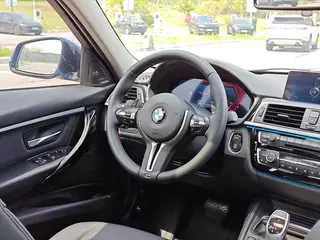 BMW 3 Series 2017 320Li M Deporte exterior foto 8 BMW 3 Series 2017 320Li M Deporte exterior foto 8
