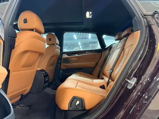 BMW 6 Series GT 2018 630i M Sports suit interior photo 7 BMW 6 Series GT 2018 630i M Sports suit interior photo 7