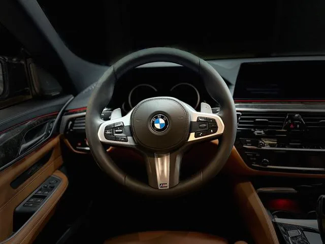 BMW 6 Series GT 2018 630i M Sports suit interior photo 8 BMW 6 Series GT 2018 630i M Sports suit interior photo 8