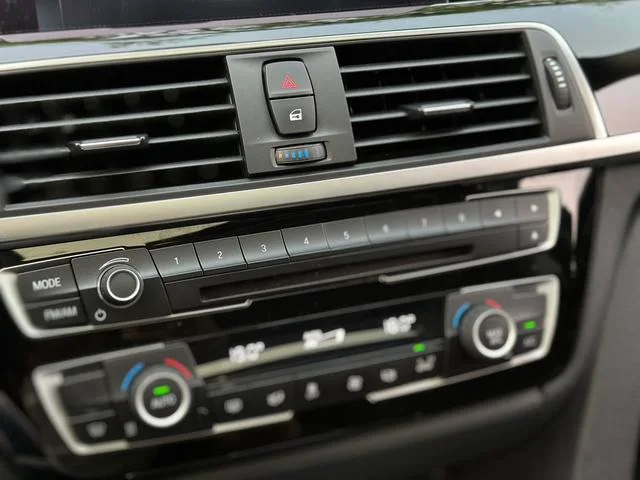 BMW 3 Series 2019 320Li Fashionable interior photo 18 BMW 3 Series 2019 320Li Fashionable interior photo 18